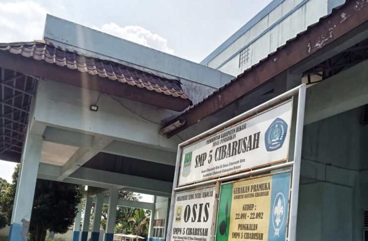 SPMB Error, Orang Tua di Cibarusah Khawatir Anak Gagal Daftar SMP