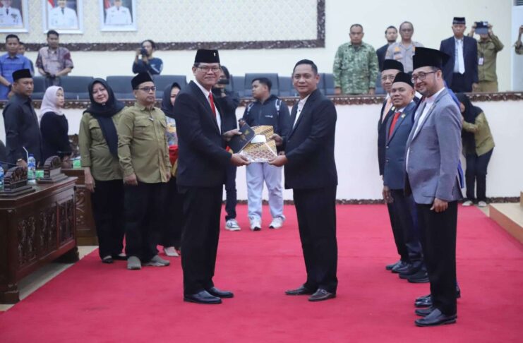 DPRD Kabupaten Bekasi Punya Wajah Baru, dr. Ferry Farluhutan Sirait Fokus Awasi APBD