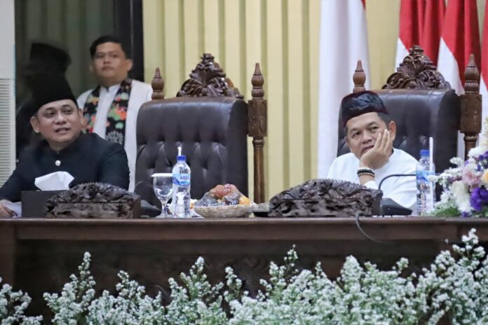 Plt Bupati Bekasi bersama Dedi Mulyadi