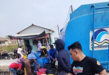 Perumda Tirta Bhagasasi Bantu Warga Tarumajaya yang Kesulitan Air Bersih