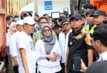 Atasi Sampah KM 19, Bupati Bekasi dan KDM Turun Langsung ke Kali Jambe