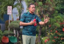 Tri Adhianto Ajak Warga Bersihkan Kota Bekasi Jelang Porprov Jabar XV Tri Adhianto, Walikota Bekasi
